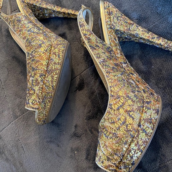 Holiday Kicks - Picture 3 of 7